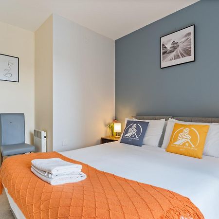 247 Serviced Accommodation In Telford 2 Bedroom Apartment Екстер'єр фото
